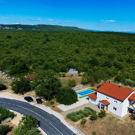 Villa Mira *