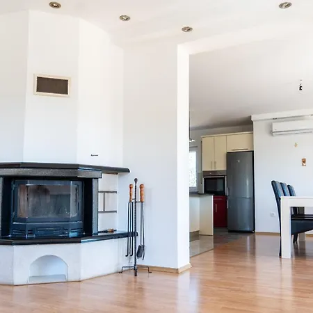 Mira Villa