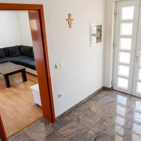 Mira Villa *