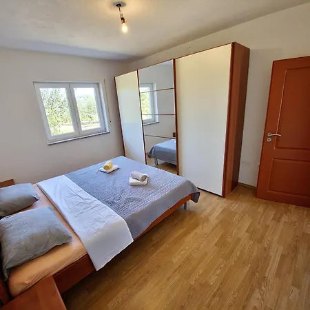 Mira Villa